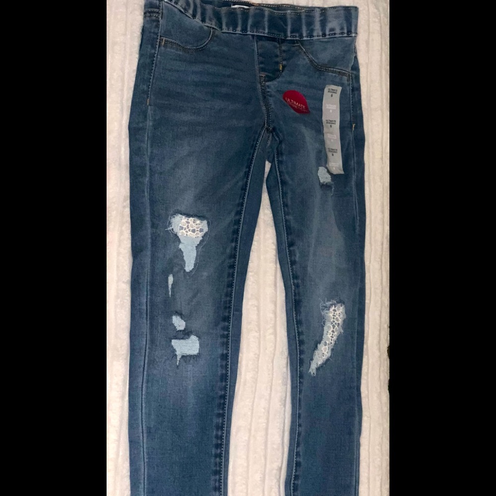 NWT SO Jean Jeggings  Distressed Style Size 8
